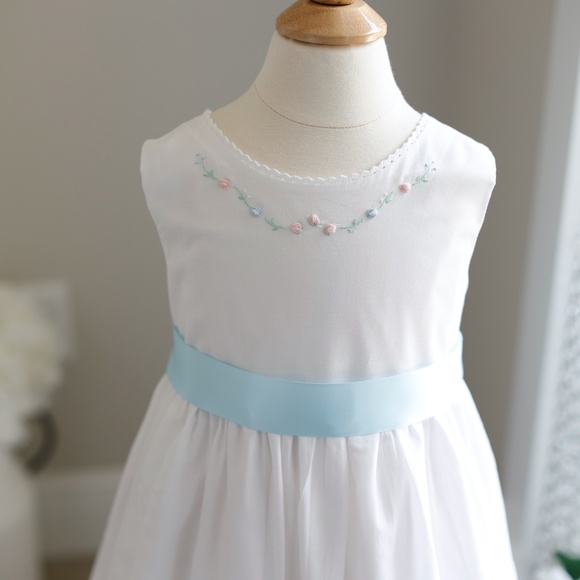 Strasburg Dress White Cotton Lined Sleeveless Embroidery Sash Beach Portrait - Picture 2 of 6